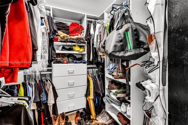 Interior, Walk-in Closets
