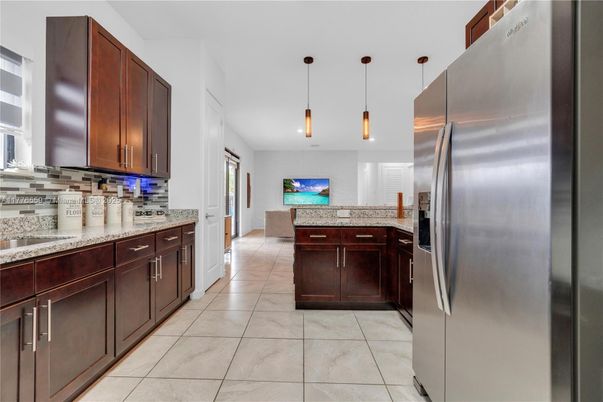 Interior, Kitchen, Pendant Lights, Stainless Steel Appliances
