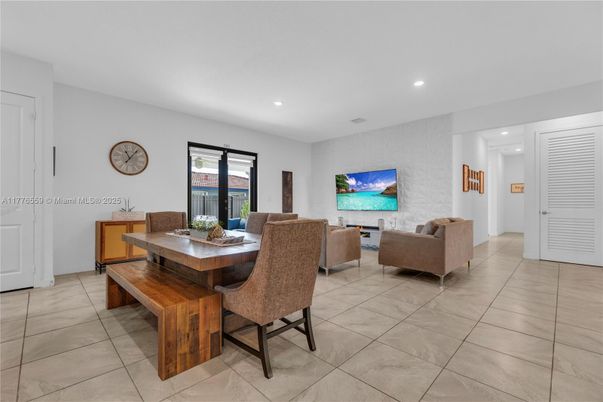 Dining room, Interior, Living room, Recessed Lighting