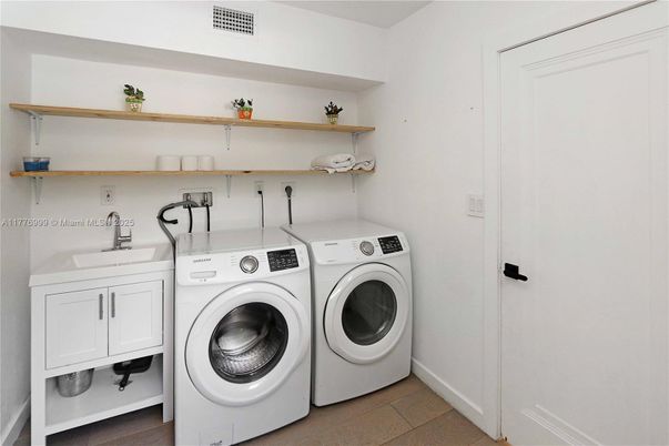 Interior, Washer