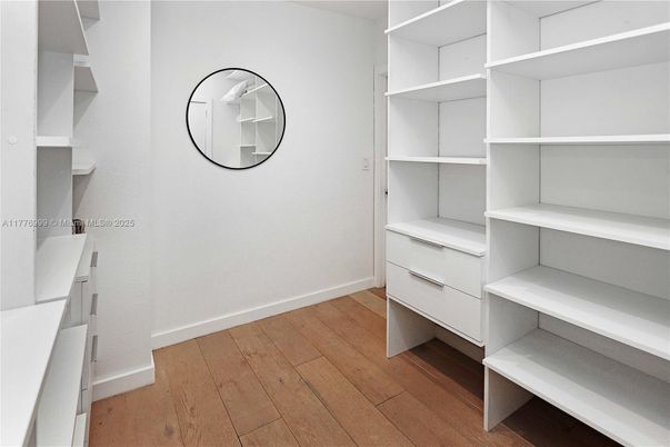 Interior, Walk-in Closets, Wood Texture Flooring