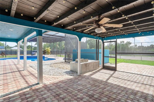 Interior, Pool, Sun Room, Water
