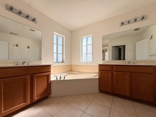 Bathroom, Dual Sink Vanities, Interior
