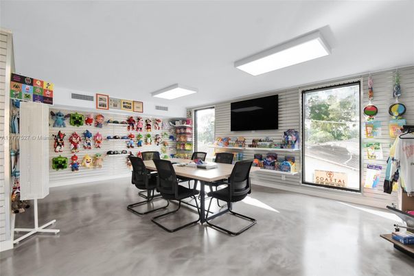 Dining room, Interior