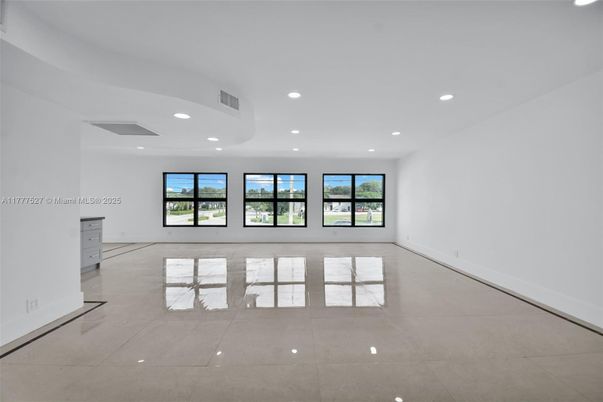 Empty room, Interior, Recessed Lighting