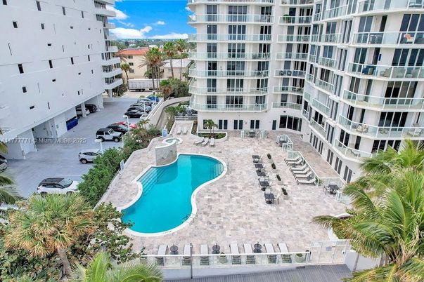 Exterior, Pool