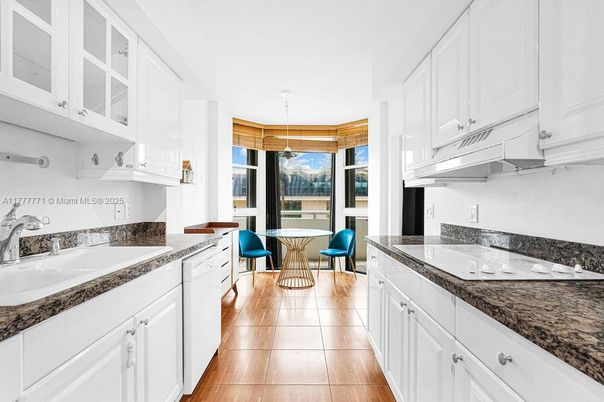 Dining room, Interior, Kitchen, Pendant Lights, Wood Texture Flooring