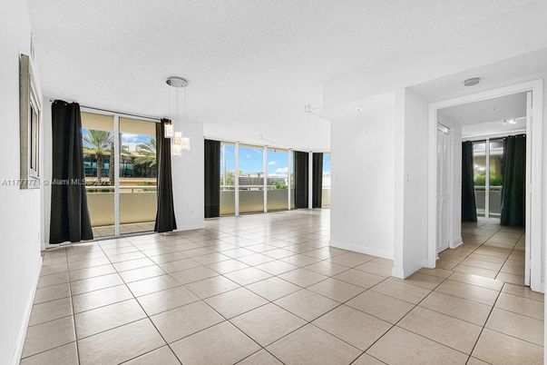Empty room, Interior, Pendant Lights