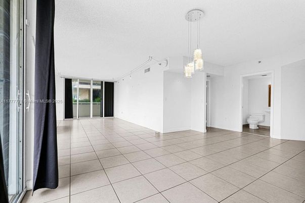 Empty room, Interior, Pendant Lights