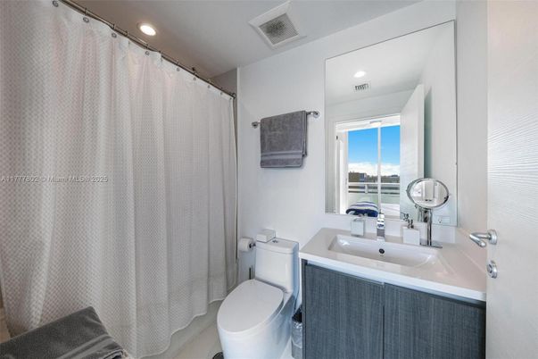 Bathroom, Interior, Recessed Lighting
