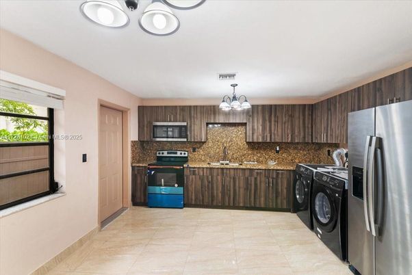 Chandelier, Interior, Kitchen, Washer
