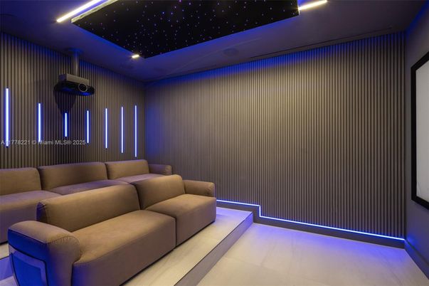 Interior, Projection Screen, Recessed Lighting, Theatre Room