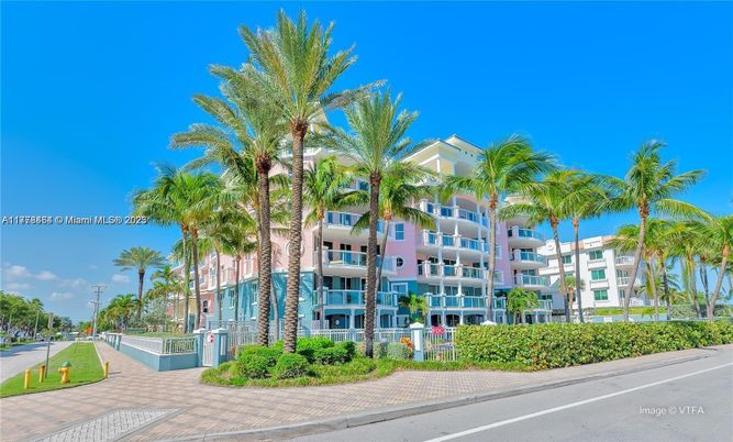 Exterior, Facade, Condo Building