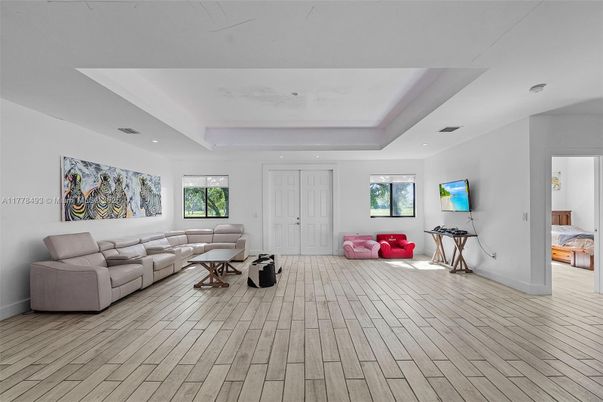 Interior, Living room, Recessed Lighting, Wood Texture Flooring