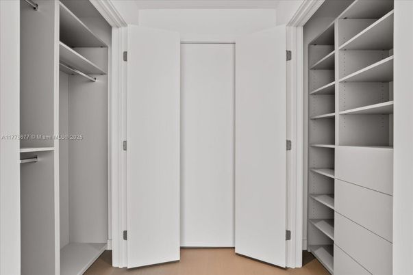 Interior, Walk-in Closets