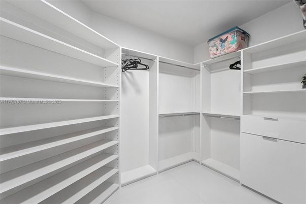 Interior, Walk-in Closets