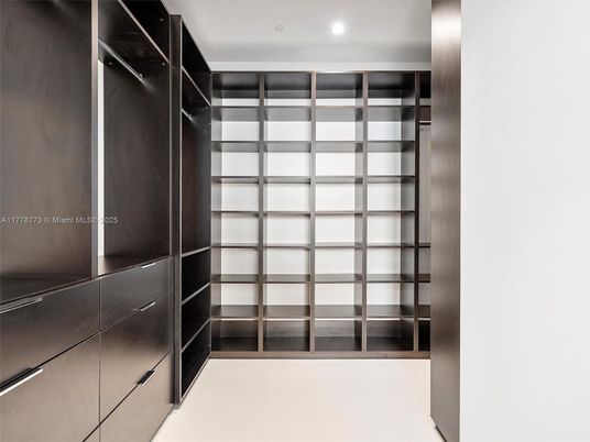 Interior, Recessed Lighting, Walk-in Closets