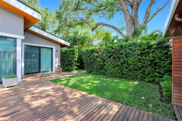 Backyard, Exterior