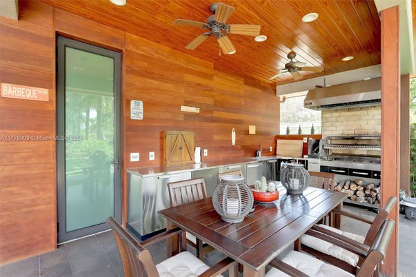 Dining room, Interior, Kitchen, Recessed Lighting, Stainless Steel Appliances, Wooden Ceilings, Wooden Walls