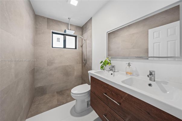 Bathroom, Interior, Pendant Lights