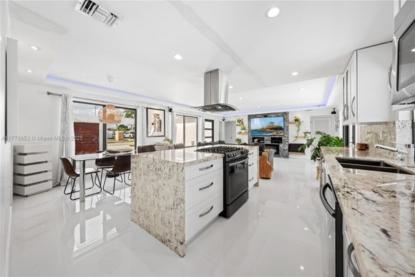Interior, Kitchen, Pendant Lights, Recessed Lighting