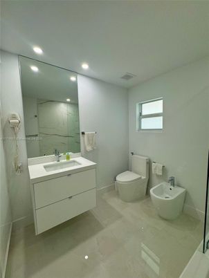 Bathroom, Dual Sink Vanities, Free Standing Baths, Interior, Recessed Lighting
