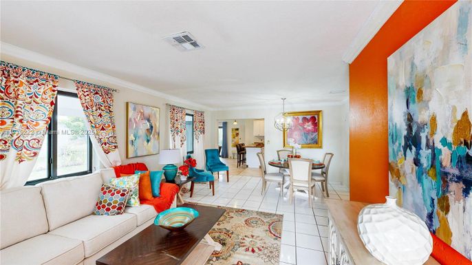 Dining room, Interior, Living room, Pendant Lights