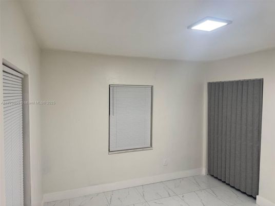 Empty room, Interior, Marble, Recessed Lighting