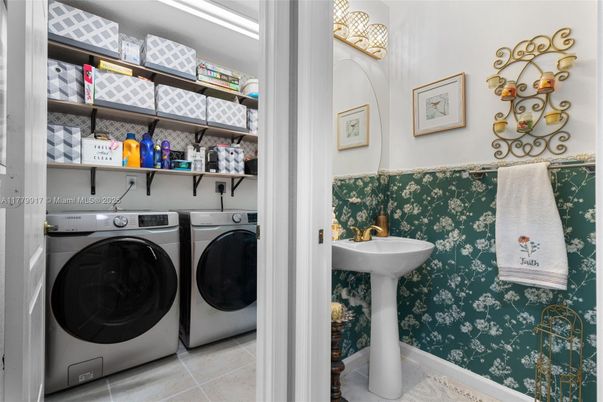 Bathroom, Interior, Utility Closets, Washer