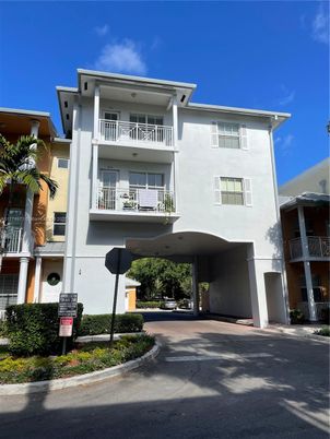 Exterior, Facade, Condo Building