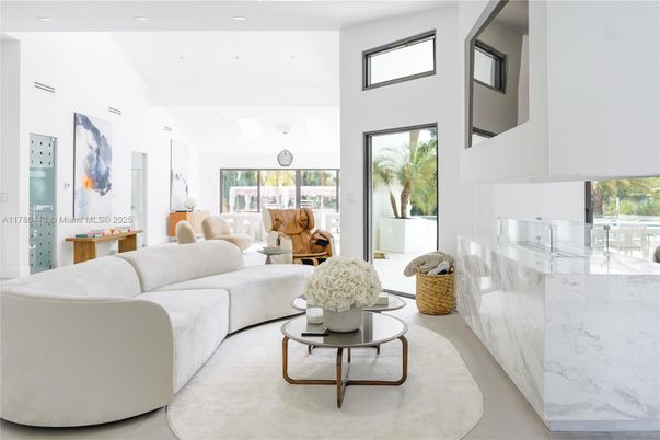 Interior, Living room, Pendant Lights, Recessed Lighting