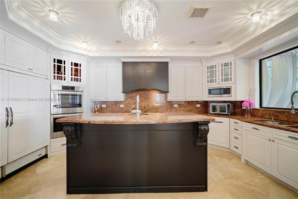 Chandelier, Interior, Kitchen, Recessed Lighting, Stainless Steel Appliances