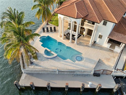 Exterior, Lake, Pool, Water