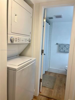 Interior, Utility Closets, Washer, Wood Texture Flooring