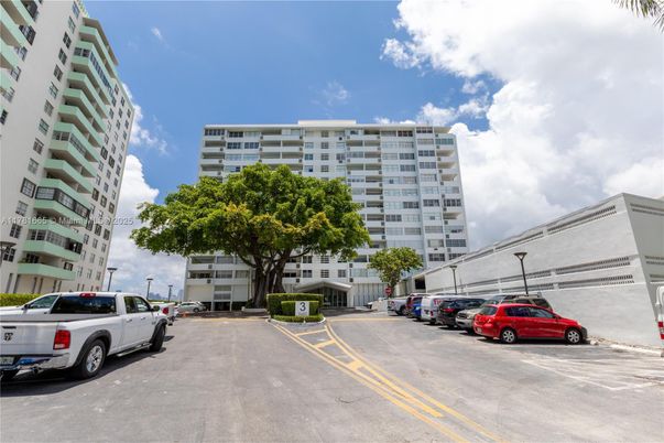 Exterior, Facade, Condo Building
