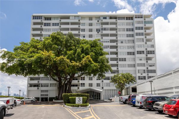 Exterior, Facade, Condo Building
