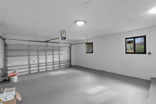 Garage, Interior