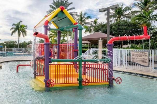 Exterior, Playground, Pool