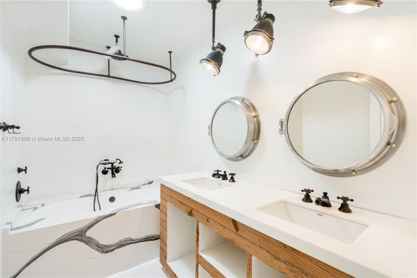 Bathroom, Dual Sink Vanities, Interior