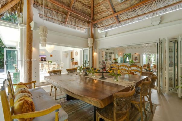 Dining room, Interior, Pendant Lights, Wooden Beams, Wooden Ceilings