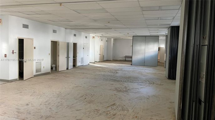 Elevator, Empty room, Interior