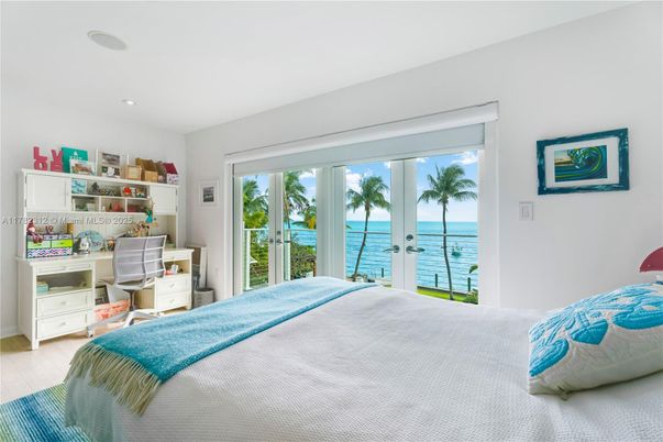 Bedroom, Home Office, Interior, Recessed Lighting, Water