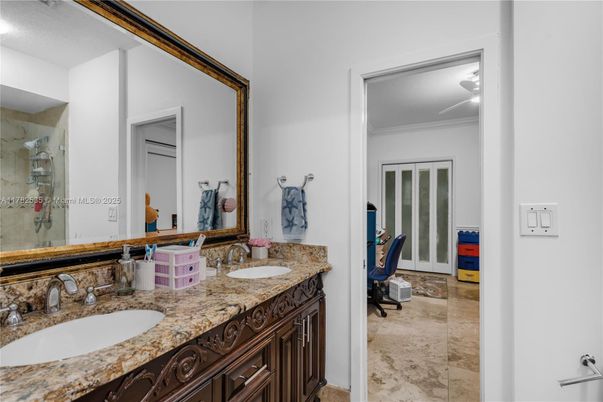 Bathroom, Dual Sink Vanities, Interior