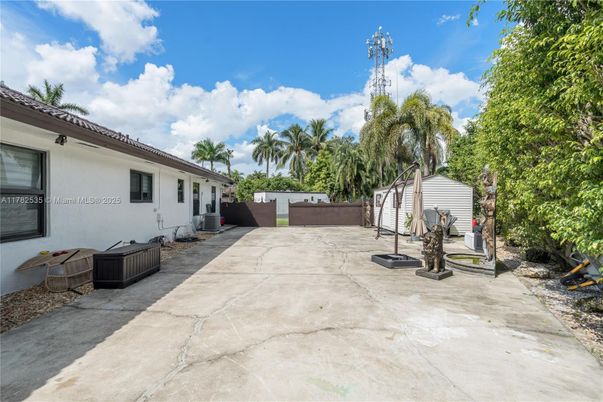 Backyard, Exterior