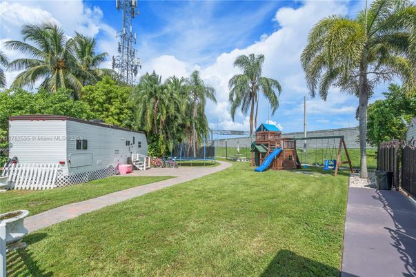 Backyard, Exterior, Playground