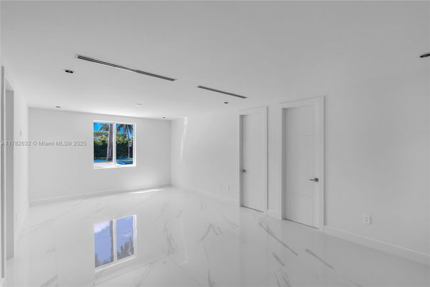 Empty room, Interior, Marble, Recessed Lighting