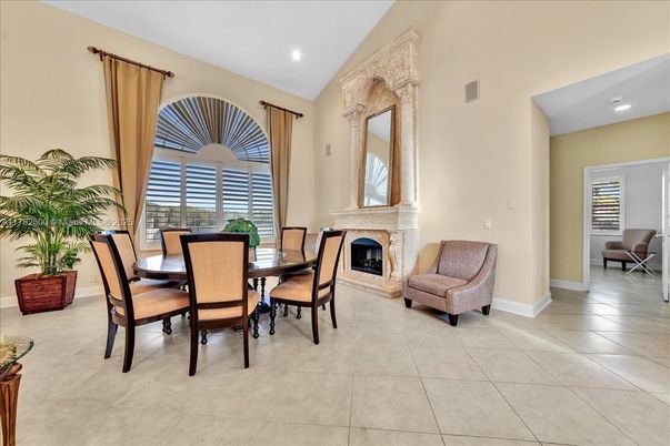 Dining room, Fireplace, Interior, Recessed Lighting