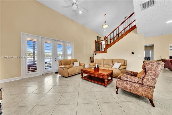 Interior, Living room, Pendant Lights, Recessed Lighting