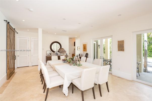 Dining room, Interior, Recessed Lighting