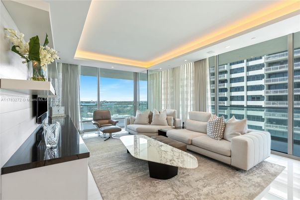 Fireplace, Interior, Living room, Recessed Lighting